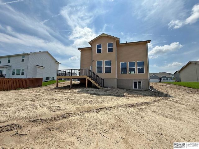 11016 Bearcreek Drive, Papillion, NE 68046