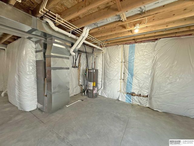 11016 Bearcreek Drive, Papillion, NE 68046