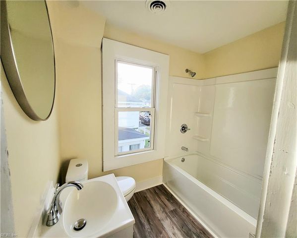 1040 30th ST, Newport News, VA 23607