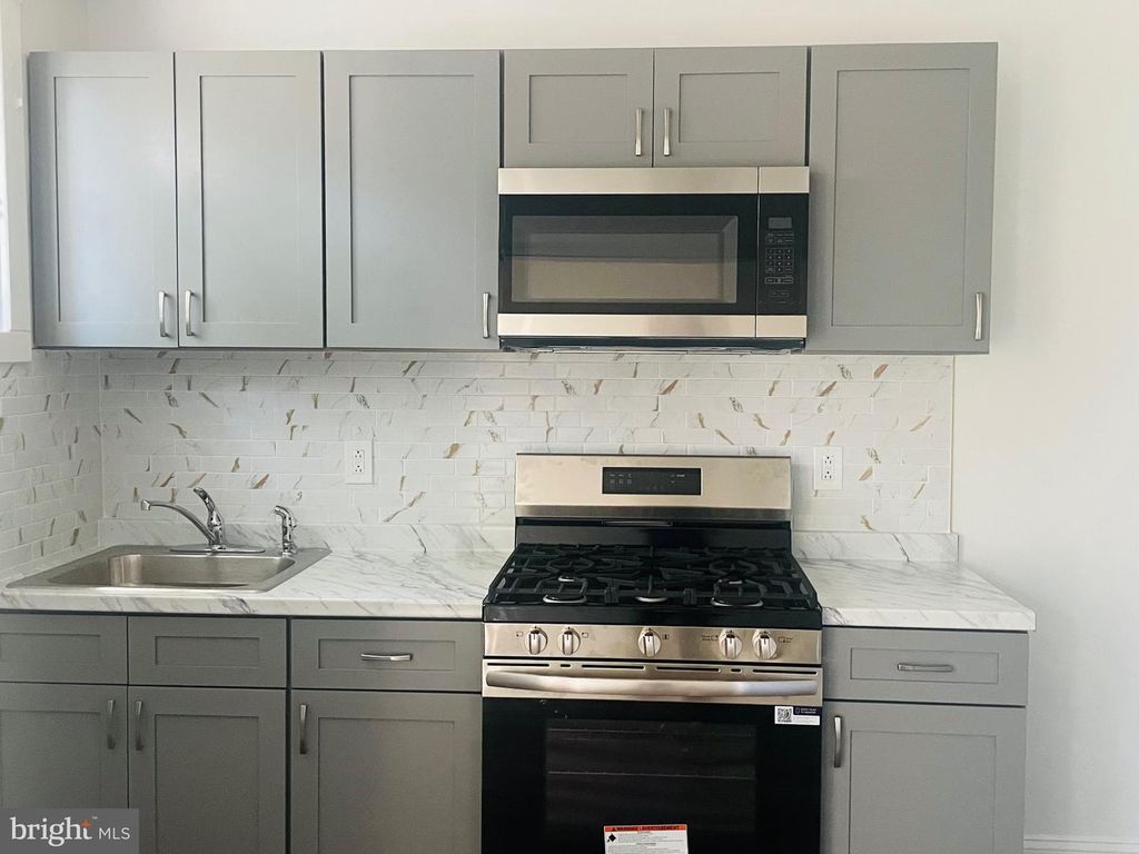 2515 S 68TH ST, Philadelphia, PA 19142