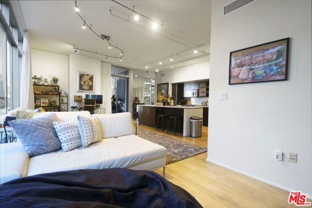 1100 S Hope Street 515, Los Angeles, CA 90015