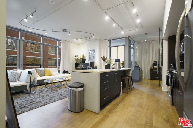 1100 S Hope Street 515, Los Angeles, CA 90015