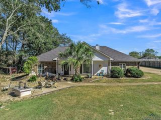 2370 Big Woods Rd, Longview, TX 75605
