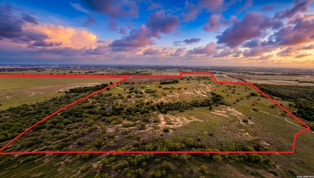 1335 N GABLE RD, St Hedwig, TX 78152