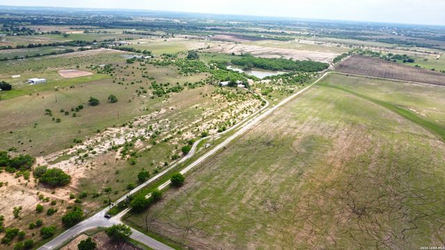 1335 N GABLE RD, St Hedwig, TX 78152