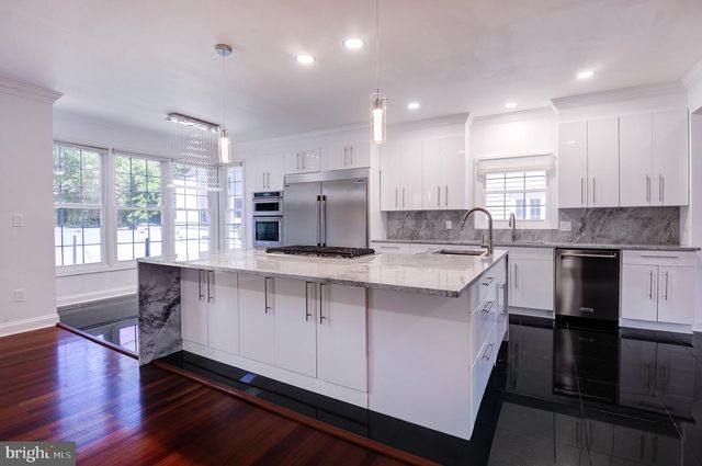 1628 GREAT FALLS ST, Mclean, VA 22101