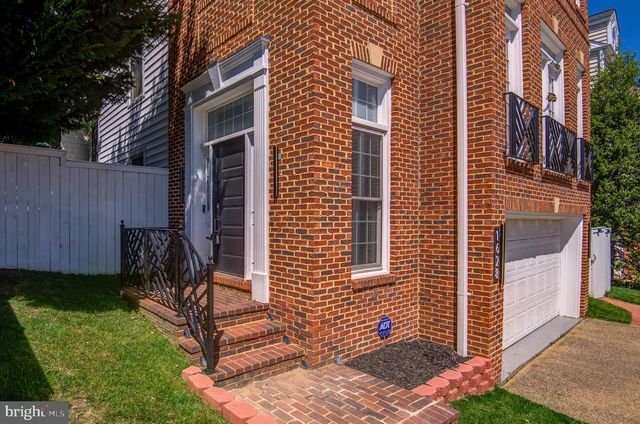 1628 GREAT FALLS ST, Mclean, VA 22101