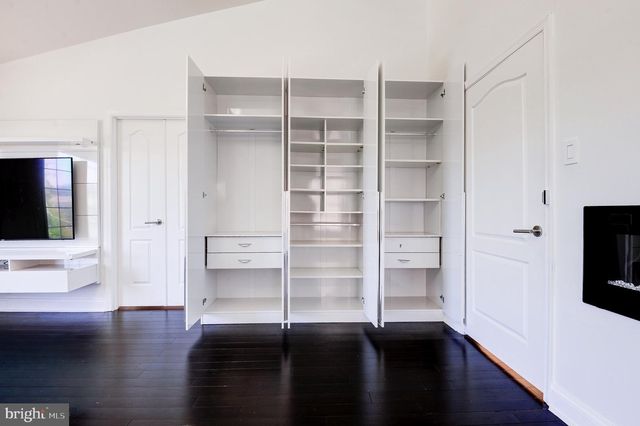 1628 GREAT FALLS ST, Mclean, VA 22101
