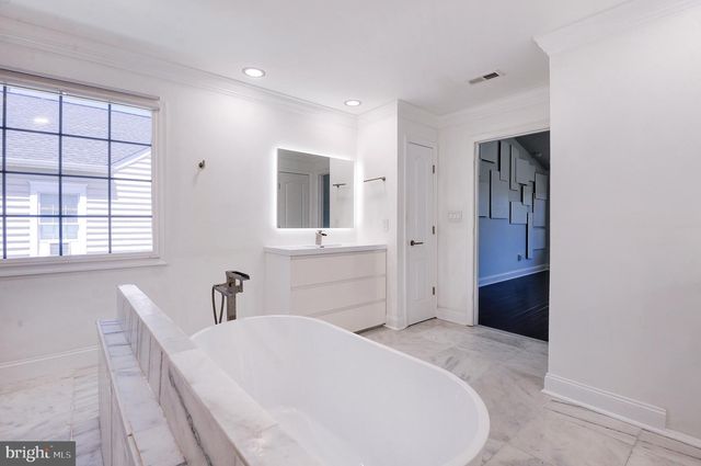1628 GREAT FALLS ST, Mclean, VA 22101