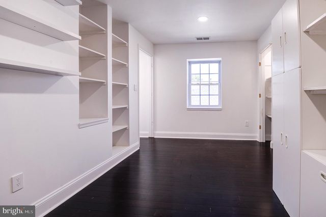 1628 GREAT FALLS ST, Mclean, VA 22101