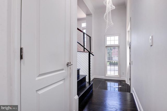 1628 GREAT FALLS ST, Mclean, VA 22101