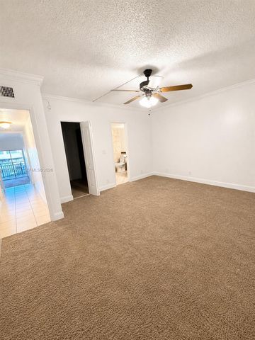 4850 SW 63rd Ter 224, Davie, FL 33314