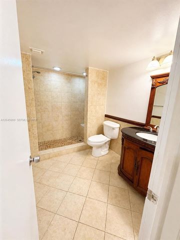 4850 SW 63rd Ter 224, Davie, FL 33314