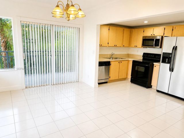 4850 SW 63rd Ter 224, Davie, FL 33314