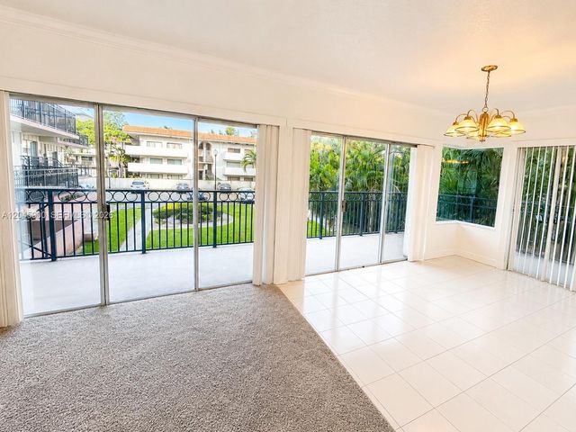 4850 SW 63rd Ter 224, Davie, FL 33314