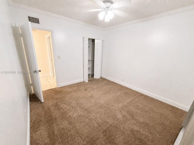 4850 SW 63rd Ter 224, Davie, FL 33314