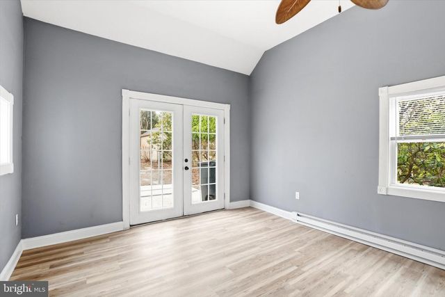 30 UPPER FERRY RD, Ewing, NJ 08628