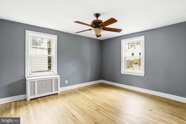 30 UPPER FERRY RD, Ewing, NJ 08628