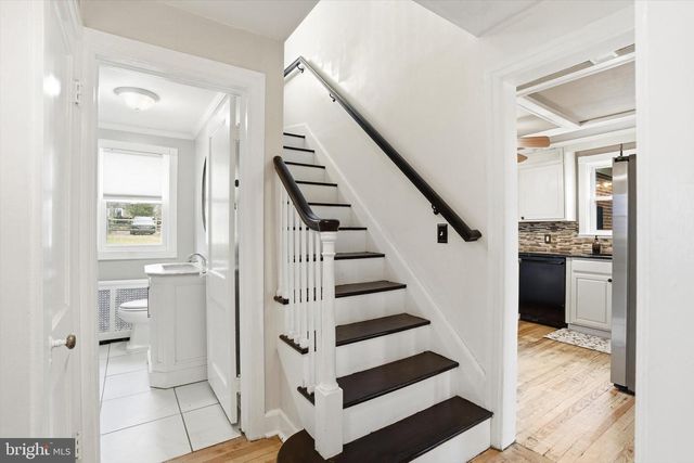 30 UPPER FERRY RD, Ewing, NJ 08628