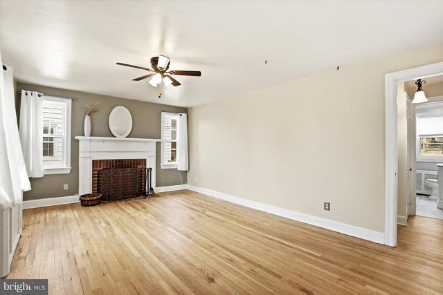 30 UPPER FERRY RD, Ewing, NJ 08628