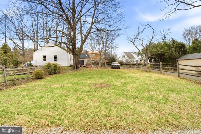 30 UPPER FERRY RD, Ewing, NJ 08628