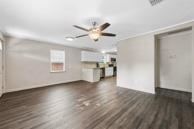 2717 Townsend Drive, Fort Worth, TX 76110
