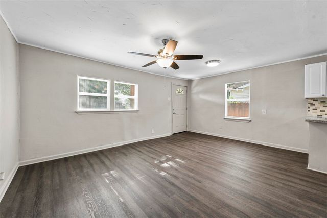 2717 Townsend Drive, Fort Worth, TX 76110