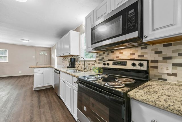 2717 Townsend Drive, Fort Worth, TX 76110