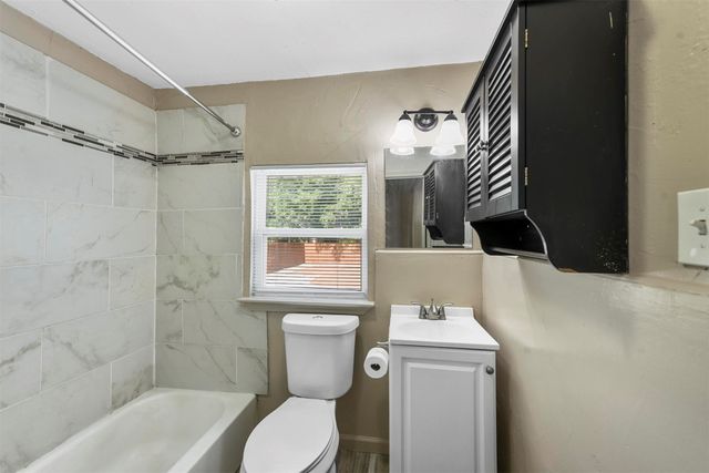 2717 Townsend Drive, Fort Worth, TX 76110