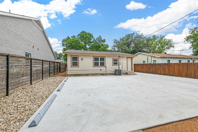 2717 Townsend Drive, Fort Worth, TX 76110