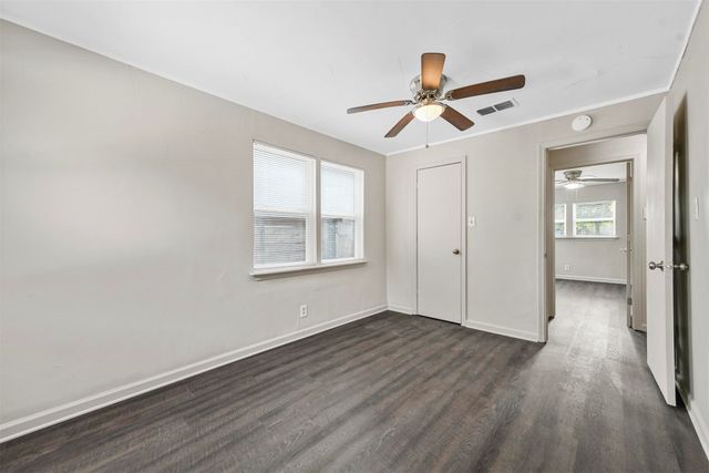 2717 Townsend Drive, Fort Worth, TX 76110