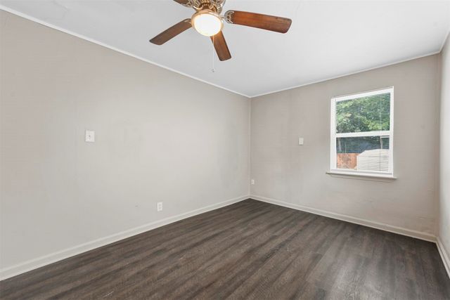 2717 Townsend Drive, Fort Worth, TX 76110
