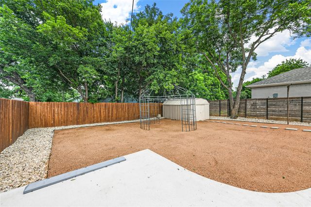 2717 Townsend Drive, Fort Worth, TX 76110