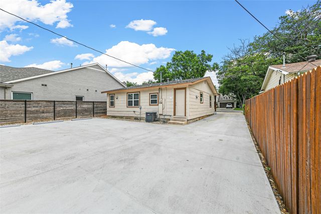 2717 Townsend Drive, Fort Worth, TX 76110