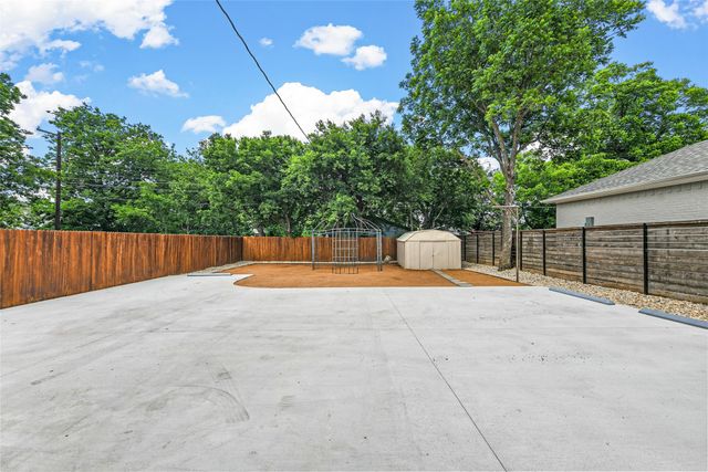 2717 Townsend Drive, Fort Worth, TX 76110