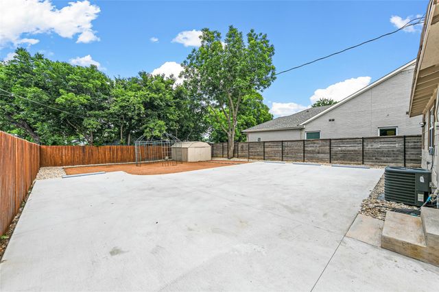 2717 Townsend Drive, Fort Worth, TX 76110