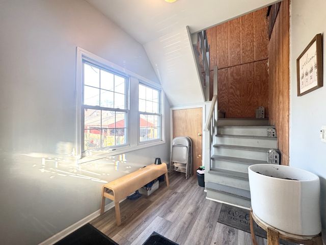 5758 W Warwick Avenue, Chicago, IL 60634