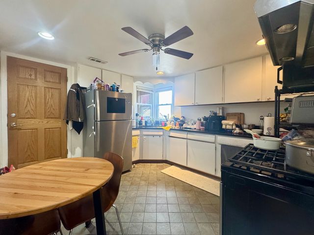 5758 W Warwick Avenue, Chicago, IL 60634