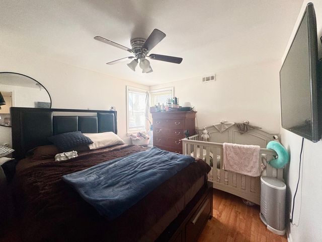 5758 W Warwick Avenue, Chicago, IL 60634