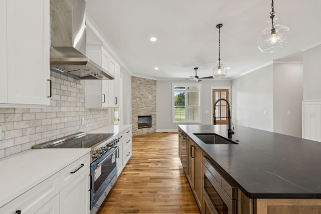 8297 Twelve Corners Rd, Lascassas, TN 37085