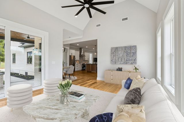 8297 Twelve Corners Rd, Lascassas, TN 37085