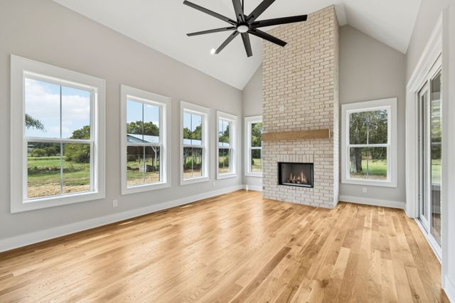 8297 Twelve Corners Rd, Lascassas, TN 37085