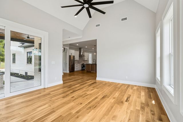 8297 Twelve Corners Rd, Lascassas, TN 37085