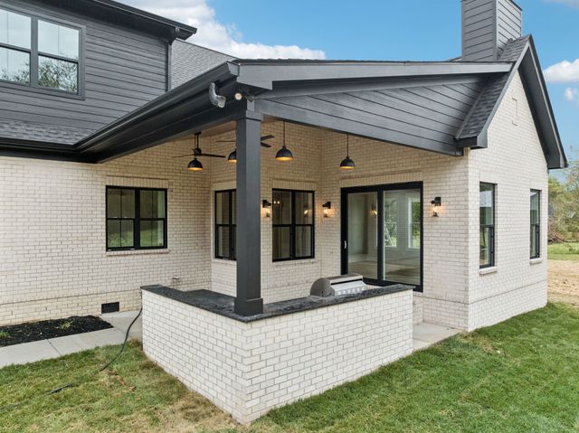 8297 Twelve Corners Rd, Lascassas, TN 37085