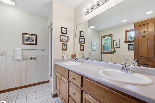 621 Jenkins Bridge Road, Simpsonville, SC 29680