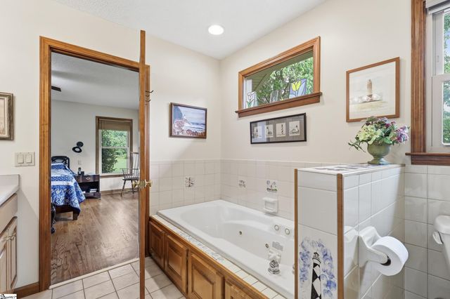 621 Jenkins Bridge Road, Simpsonville, SC 29680