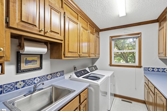 621 Jenkins Bridge Road, Simpsonville, SC 29680