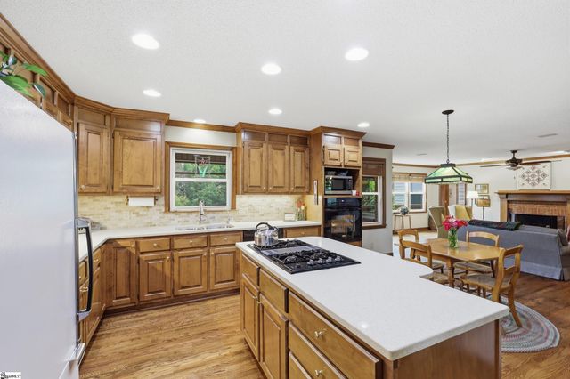 621 Jenkins Bridge Road, Simpsonville, SC 29680