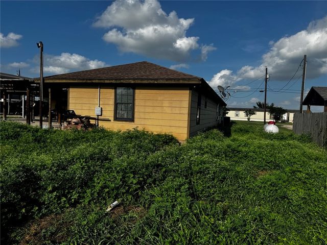 169 Zaragosa, Alice, TX 78332