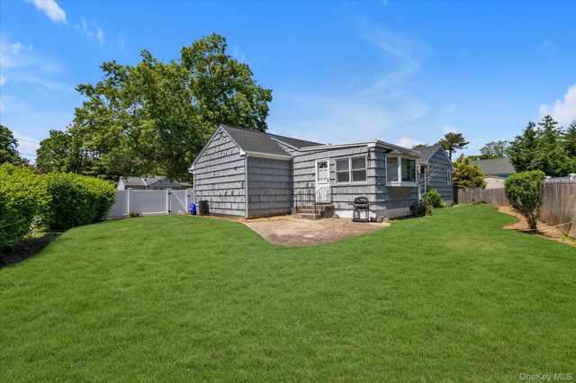 668 Mead Terrace, South Hempstead, NY 11550